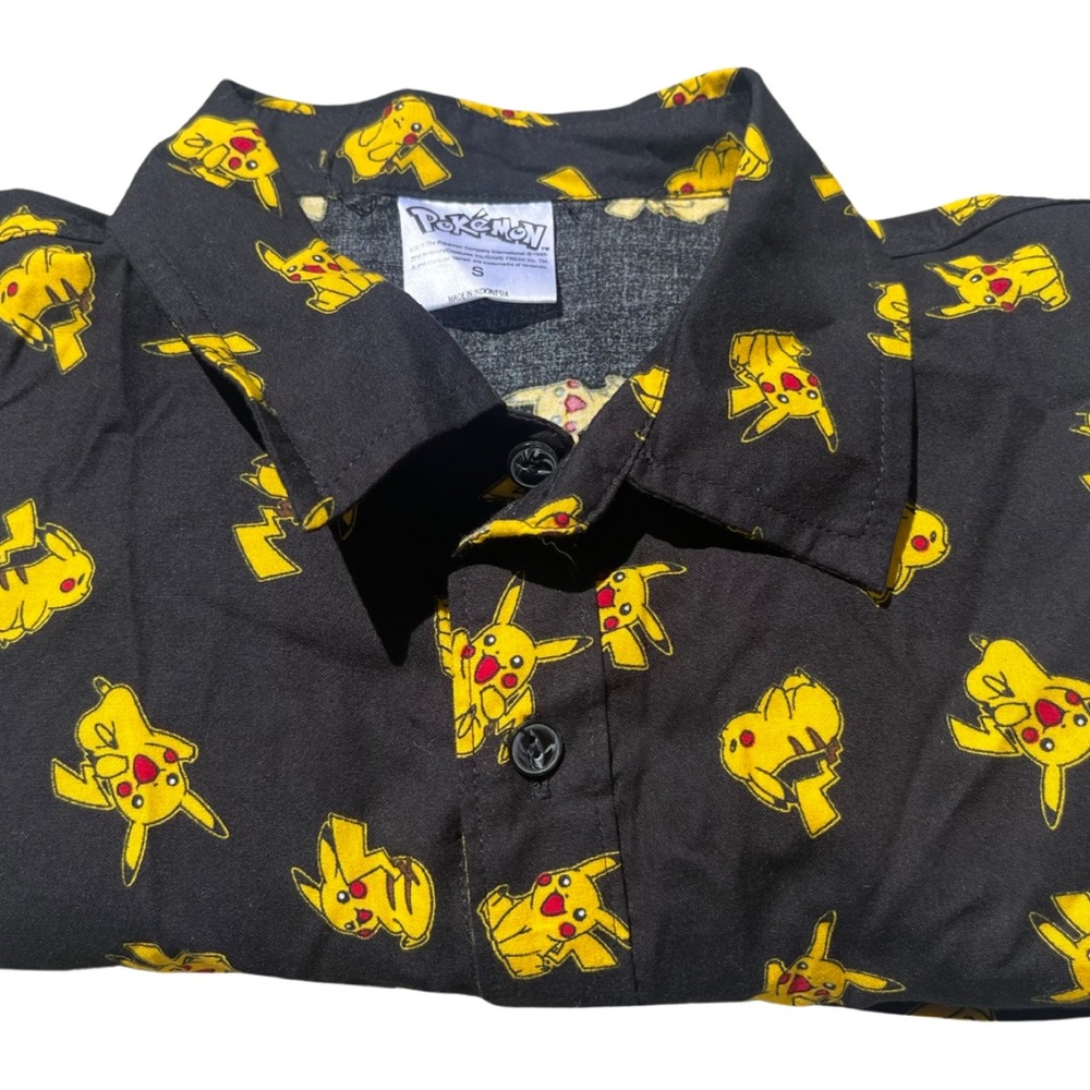 💛PIKACHU Cute Pokémon Button-up Top🥰 Men’s Size: S ❤️‍🔥